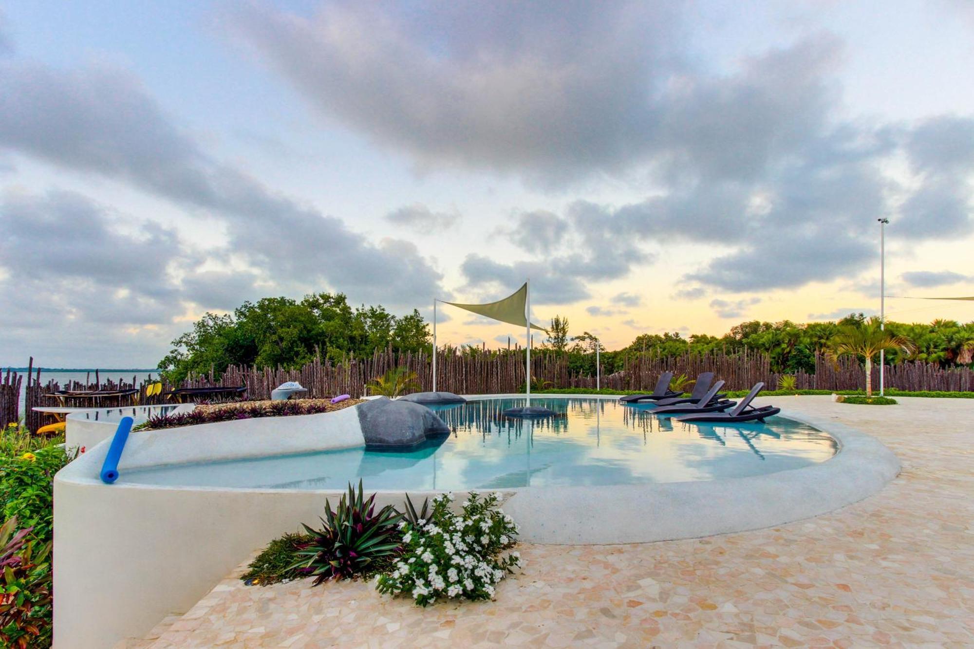 Swan Villas Maya Beach Esterno foto